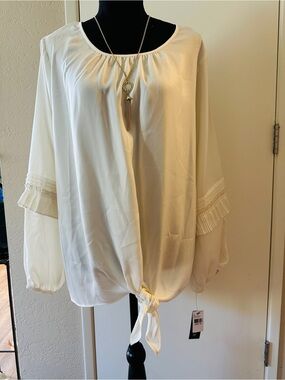 AGB  Blouse Long Sleeve Cream Tie-Front  Size 1X